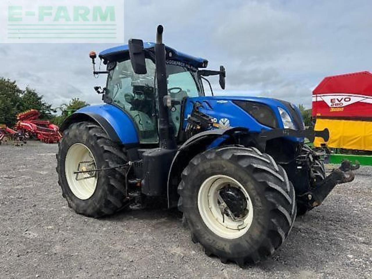 New Holland t7.270 ac - Τρακτέρ: φωτογραφία 3 New Holland t7.270 ac - Τρακτέρ: φωτογραφία 3