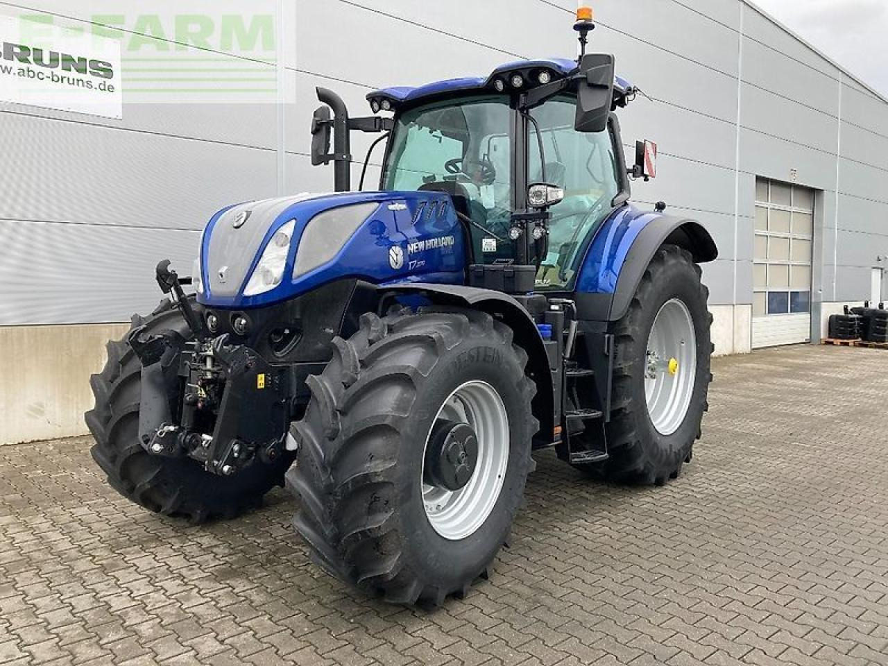 New Holland t7.270 autocommand new gen - Τρακτέρ: φωτογραφία 5 New Holland t7.270 autocommand new gen - Τρακτέρ: φωτογραφία 5