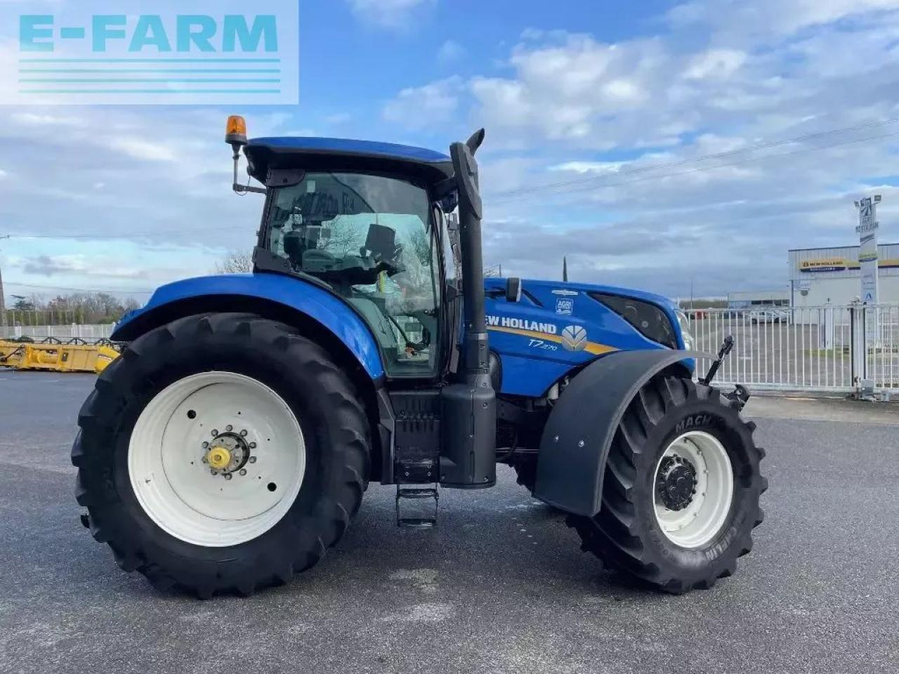 New Holland t7.270 autocommand - Τρακτέρ: φωτογραφία 5 New Holland t7.270 autocommand - Τρακτέρ: φωτογραφία 5