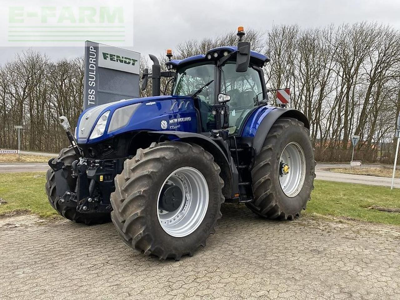 New Holland t7.315 hd blue power HD - Τρακτέρ: φωτογραφία 1 New Holland t7.315 hd blue power HD - Τρακτέρ: φωτογραφία 1