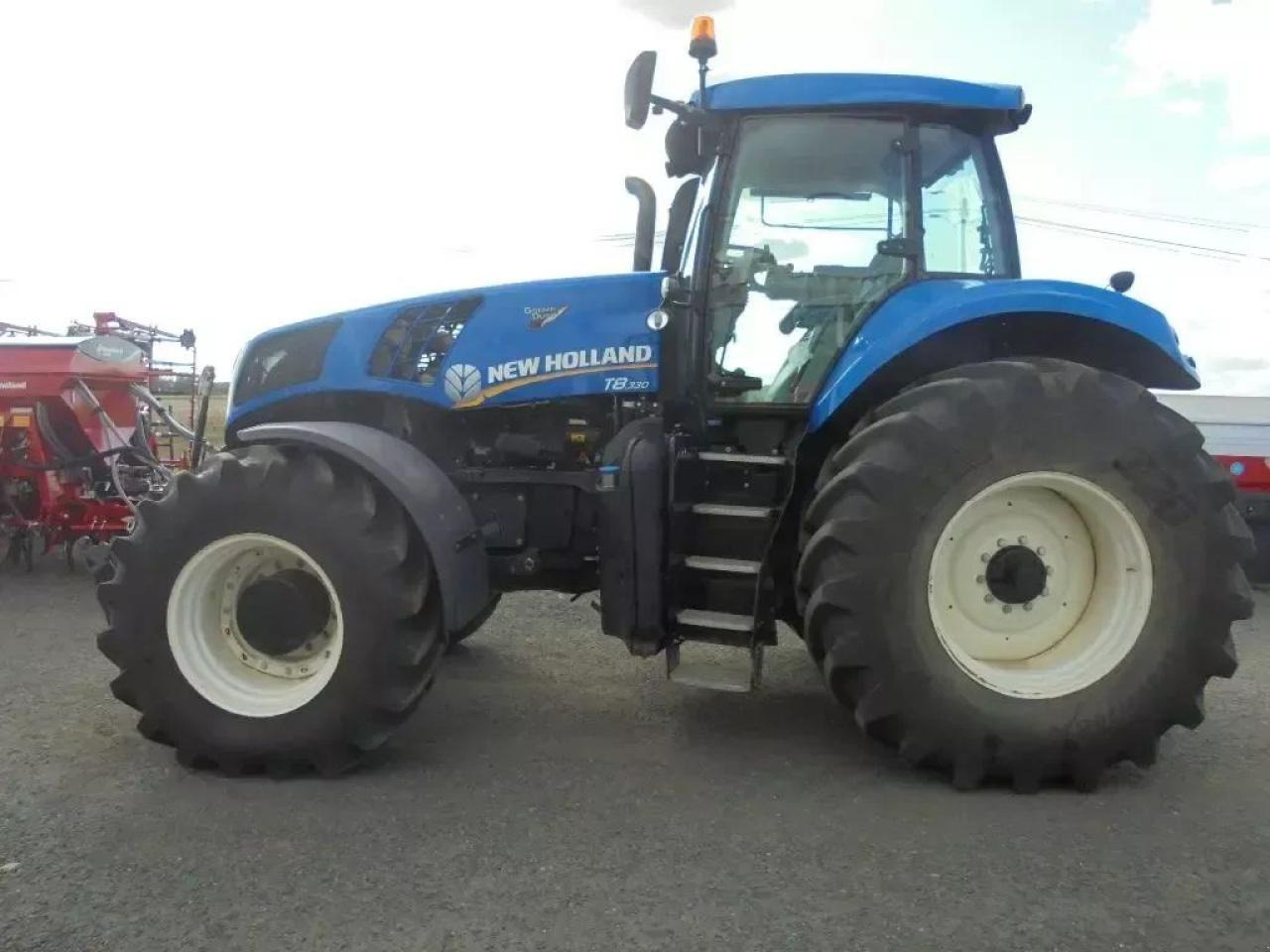 New Holland t8.330 - Τρακτέρ: φωτογραφία 5 New Holland t8.330 - Τρακτέρ: φωτογραφία 5