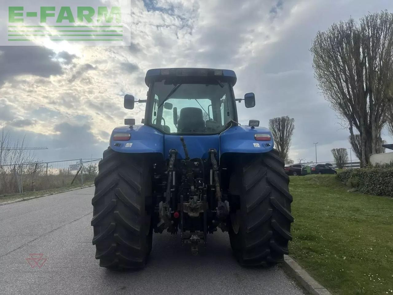 New Holland t8040 - Τρακτέρ: φωτογραφία 5 New Holland t8040 - Τρακτέρ: φωτογραφία 5