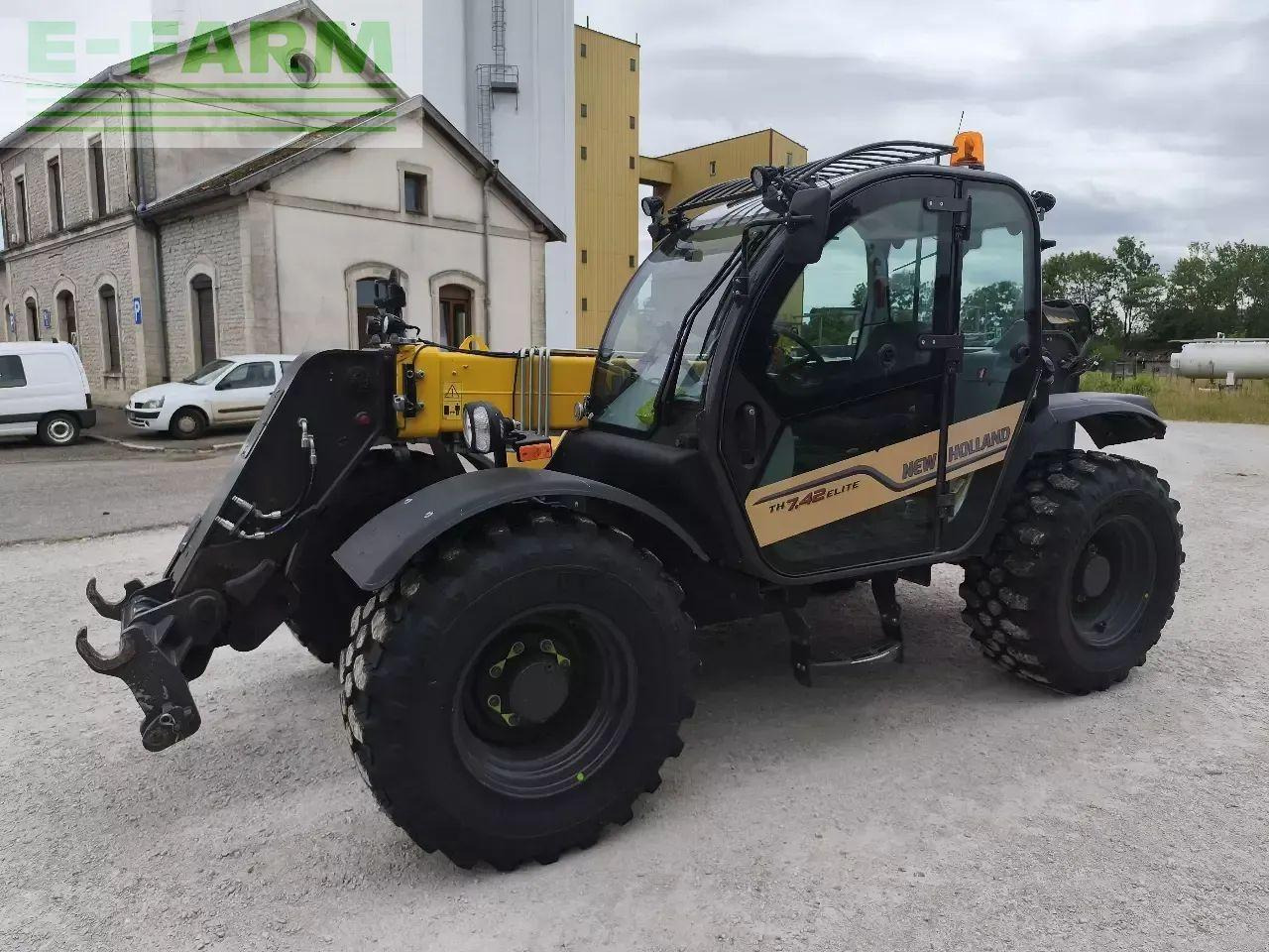 New Holland th 7.42 elite - Τηλεσκοπικός φορτωτής: φωτογραφία 1 New Holland th 7.42 elite - Τηλεσκοπικός φορτωτής: φωτογραφία 1