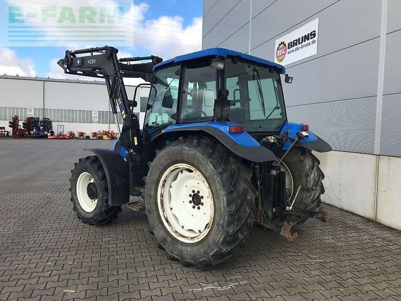 New Holland tl 90 a dt A - Τρακτέρ: φωτογραφία 4 New Holland tl 90 a dt A - Τρακτέρ: φωτογραφία 4