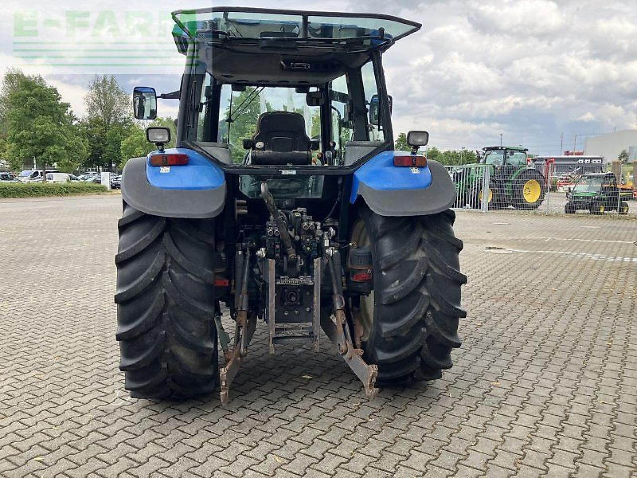 New Holland ts 115 - Τρακτέρ: φωτογραφία 4 New Holland ts 115 - Τρακτέρ: φωτογραφία 4