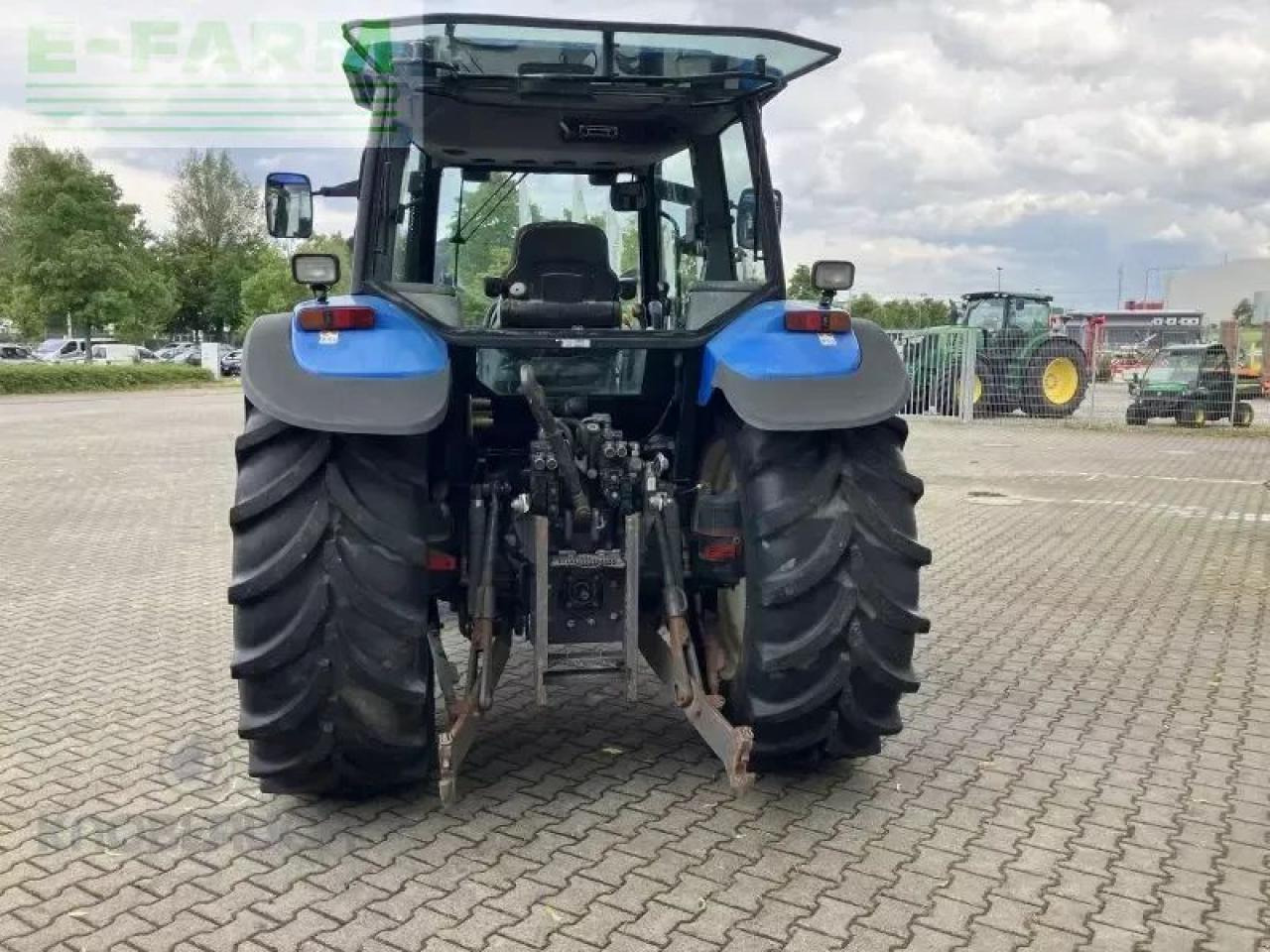 New Holland ts 115 - Τρακτέρ: φωτογραφία 4 New Holland ts 115 - Τρακτέρ: φωτογραφία 4