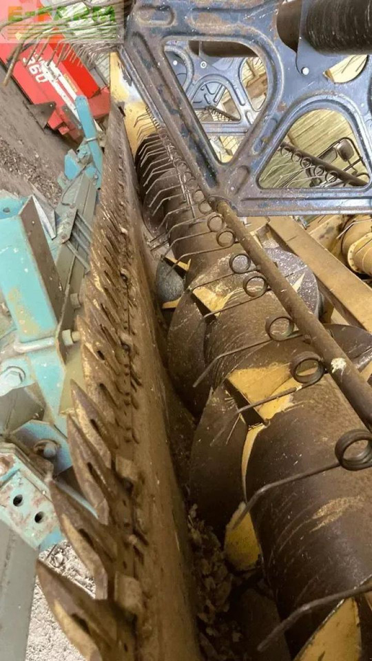 New Holland tx 67 - Θεριζοαλωνιστική μηχανή: φωτογραφία 4 New Holland tx 67 - Θεριζοαλωνιστική μηχανή: φωτογραφία 4