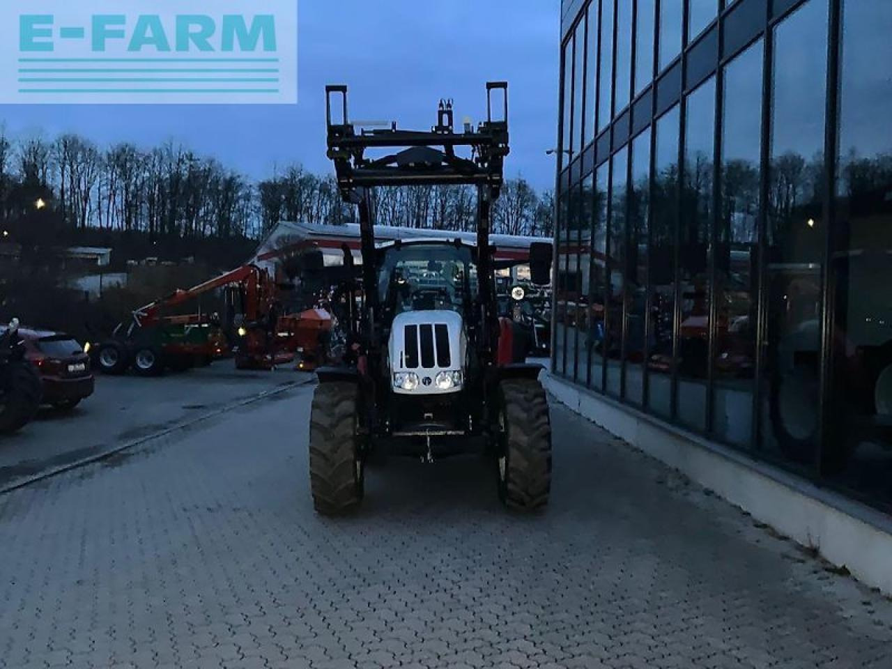 Steyr kompakt 4080 hilo stage v - Τρακτέρ: φωτογραφία 4 Steyr kompakt 4080 hilo stage v - Τρακτέρ: φωτογραφία 4
