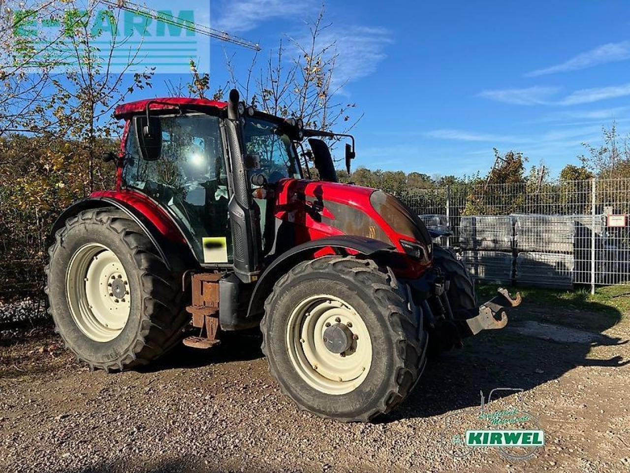 Τρακτέρ Valtra n 104: φωτογραφία 1