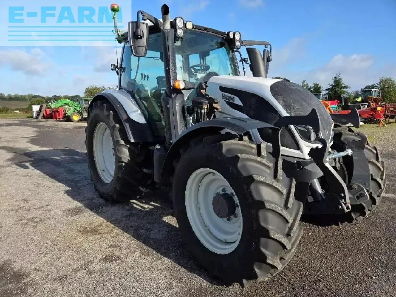 Valtra n124 hitech h5 HiTech - Τρακτέρ: φωτογραφία 2 Valtra n124 hitech h5 HiTech - Τρακτέρ: φωτογραφία 2