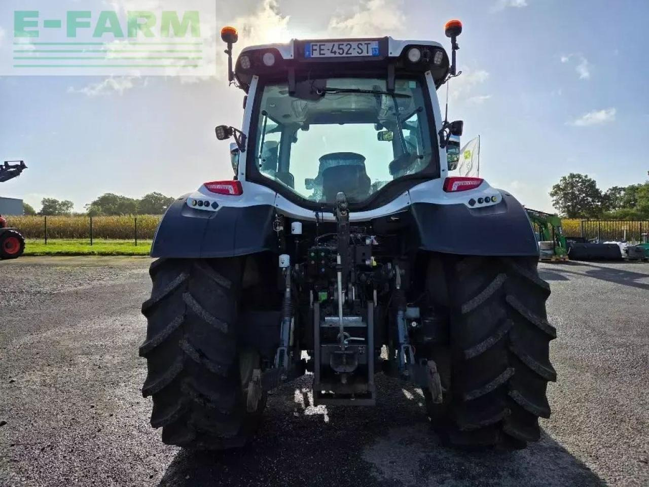 Valtra n124 hitech h5 HiTech - Τρακτέρ: φωτογραφία 3 Valtra n124 hitech h5 HiTech - Τρακτέρ: φωτογραφία 3