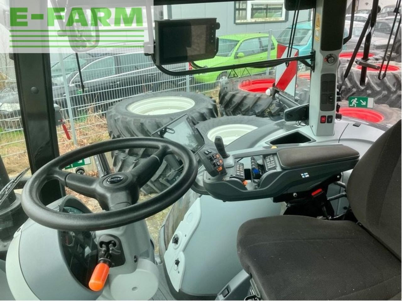 Valtra s324 smarttouch mr19 - Τρακτέρ: φωτογραφία 4 Valtra s324 smarttouch mr19 - Τρακτέρ: φωτογραφία 4