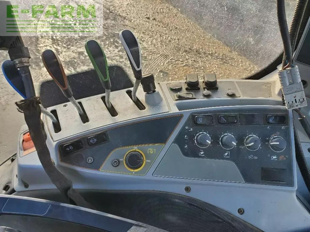 Valtra t214 active *** garantie 1 an ***** Active - Τρακτέρ: φωτογραφία 2 Valtra t214 active *** garantie 1 an ***** Active - Τρακτέρ: φωτογραφία 2