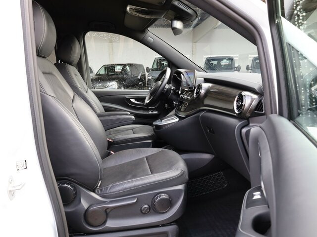 MERCEDES-BENZ EQV 300 Avantgarde,lang,7Sitze,2xSchiebetür,LED... - Μικρό λεωφορείο, Ηλεκτρικό λεωφορείο: φωτογραφία 5 MERCEDES-BENZ EQV 300 Avantgarde,lang,7Sitze,2xSchiebetür,LED... - Μικρό λεωφορείο, Ηλεκτρικό λεωφορείο: φωτογραφία 5