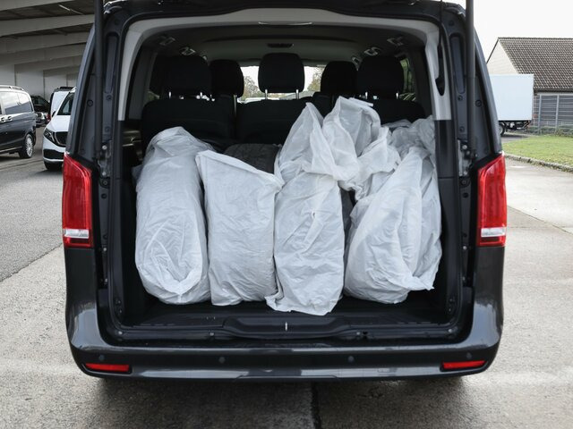 MERCEDES-BENZ EQV 300 lang,7Sitze,Schiebetür elektrisch,LED... - Επιβατικό βαν, Ηλεκτρικό van: φωτογραφία 2 MERCEDES-BENZ EQV 300 lang,7Sitze,Schiebetür elektrisch,LED... - Επιβατικό βαν, Ηλεκτρικό van: φωτογραφία 2