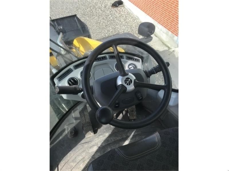 New Holland W190D - Ελαστιχοφόρος φορτωτής: φωτογραφία 5 New Holland W190D - Ελαστιχοφόρος φορτωτής: φωτογραφία 5