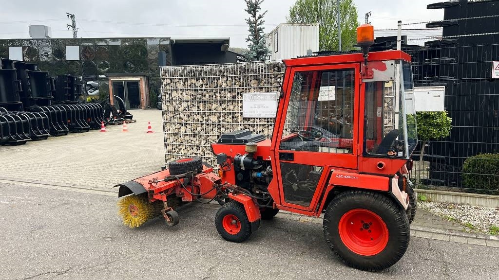 Hako 2300 D Kleintraktor, hyrd. Kehrmaschine, Zapfwelle - Δημοτικό τρακτέρ: φωτογραφία 5 Hako 2300 D Kleintraktor, hyrd. Kehrmaschine, Zapfwelle - Δημοτικό τρακτέρ: φωτογραφία 5
