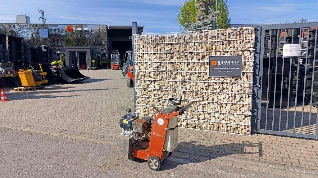 Husqvarna FS 400 LV Fugenschneider Bj 2017 mit Motorproblem - Φρέζα ασφάλτου: φωτογραφία 4 Husqvarna FS 400 LV Fugenschneider Bj 2017 mit Motorproblem - Φρέζα ασφάλτου: φωτογραφία 4