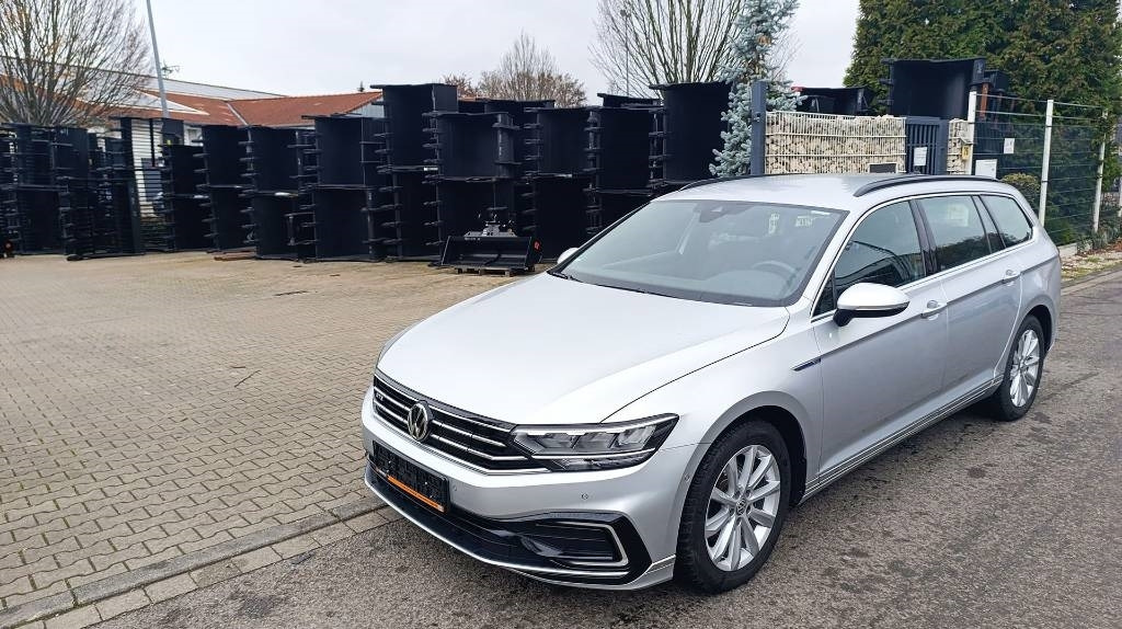 Volkswagen Passat GTE 1.4 TSI DSG GTE Plug-in-Hybrid 1. Hand - Αυτοκίνητο: φωτογραφία 2 Volkswagen Passat GTE 1.4 TSI DSG GTE Plug-in-Hybrid 1. Hand - Αυτοκίνητο: φωτογραφία 2