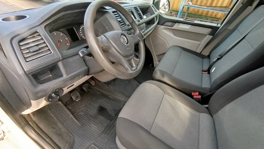 Volkswagen T5 2.0 TDI Kastenwagen, 8x Reifen, PDC, Klima, AHK - Μικρό βαν: φωτογραφία 4 Volkswagen T5 2.0 TDI Kastenwagen, 8x Reifen, PDC, Klima, AHK - Μικρό βαν: φωτογραφία 4