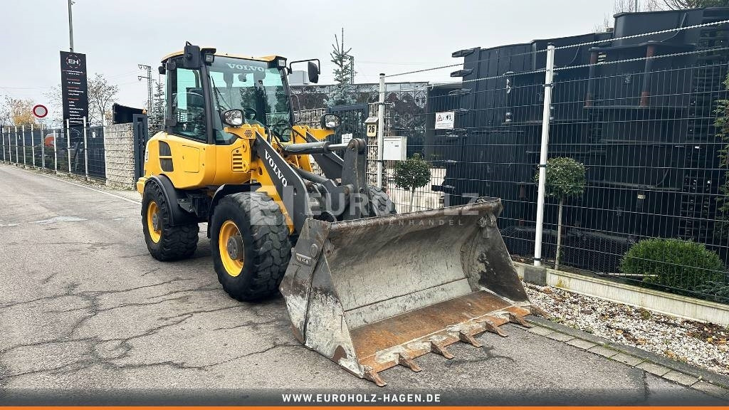 Volvo L 28 F, Radlader, hydr. Schnellwechsler, Schaufel - Ελαστιχοφόρος φορτωτής: φωτογραφία 4 Volvo L 28 F, Radlader, hydr. Schnellwechsler, Schaufel - Ελαστιχοφόρος φορτωτής: φωτογραφία 4