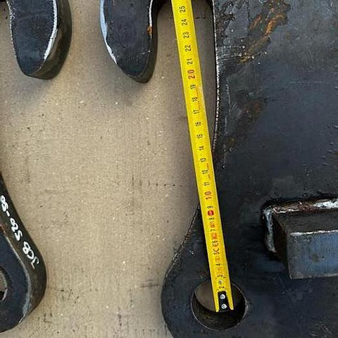 Big Anschweißhaken / Anschweißset / Koppelhaken JCB 520-50 Aufnahme - Ανταλλακτικό: φωτογραφία 4 Big Anschweißhaken / Anschweißset / Koppelhaken JCB 520-50 Aufnahme - Ανταλλακτικό: φωτογραφία 4