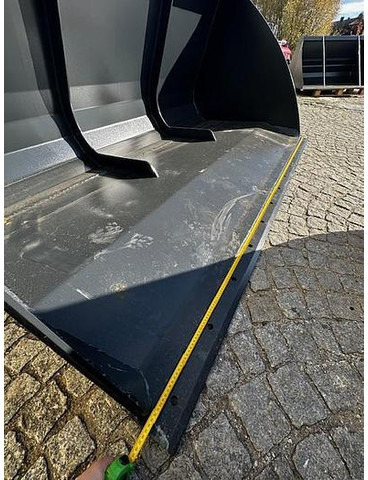 Big Volumenschaufel 250 cm mit Merlo ZM2 Aufnahme - Κουβας: φωτογραφία 2 Big Volumenschaufel 250 cm mit Merlo ZM2 Aufnahme - Κουβας: φωτογραφία 2