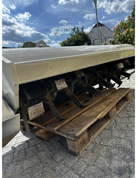 Cat LT18B TILLER - Μηχανή οργώματος: φωτογραφία 4 Cat LT18B TILLER - Μηχανή οργώματος: φωτογραφία 4