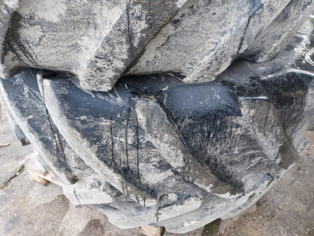 Continental 900/60R38 750/55R30 John Deere 8335R 8430 8530 - Ελαστικά και ζάντες: φωτογραφία 2 Continental 900/60R38 750/55R30 John Deere 8335R 8430 8530 - Ελαστικά και ζάντες: φωτογραφία 2