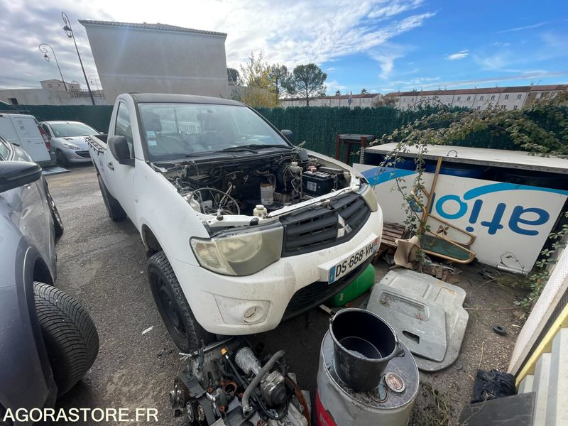 4x4 Mitsubishi - Μικρό βαν: φωτογραφία 4 4x4 Mitsubishi - Μικρό βαν: φωτογραφία 4