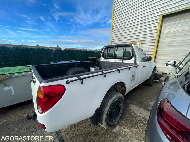 4x4 Mitsubishi - Μικρό βαν: φωτογραφία 2 4x4 Mitsubishi - Μικρό βαν: φωτογραφία 2