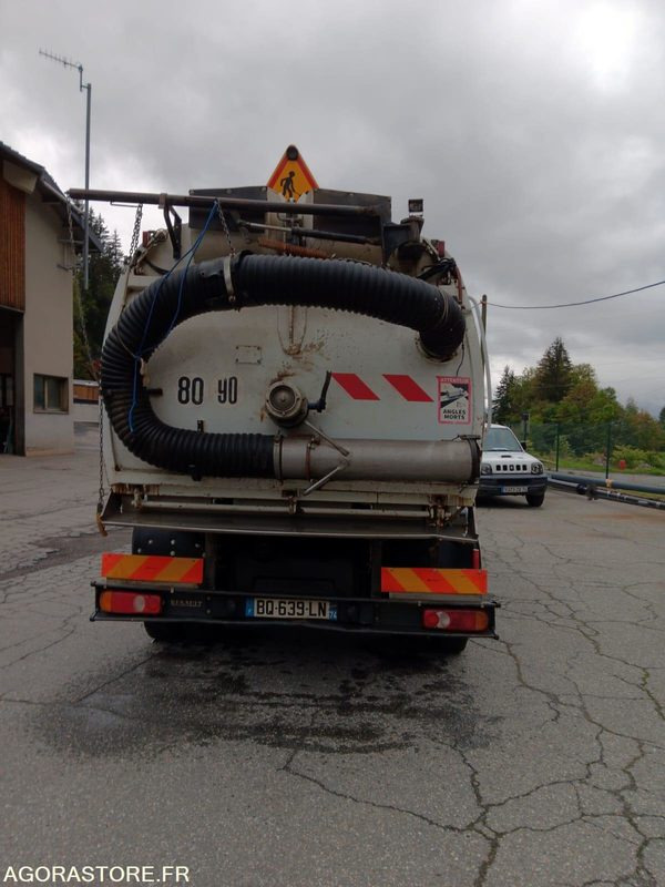 BALAYEUSE de Voiries- RENAULT MIDLUM 220 DXI avec aspiratrice EUROVOIRIE - Σάρωθρο δρόμων: φωτογραφία 3 BALAYEUSE de Voiries- RENAULT MIDLUM 220 DXI avec aspiratrice EUROVOIRIE - Σάρωθρο δρόμων: φωτογραφία 3