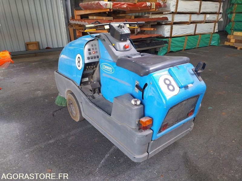 Balayeuse aspiratrice de trottoirs TENNANT LITTER HAWK 4100 - Σάρωθρο δρόμων: φωτογραφία 3 Balayeuse aspiratrice de trottoirs TENNANT LITTER HAWK 4100 - Σάρωθρο δρόμων: φωτογραφία 3