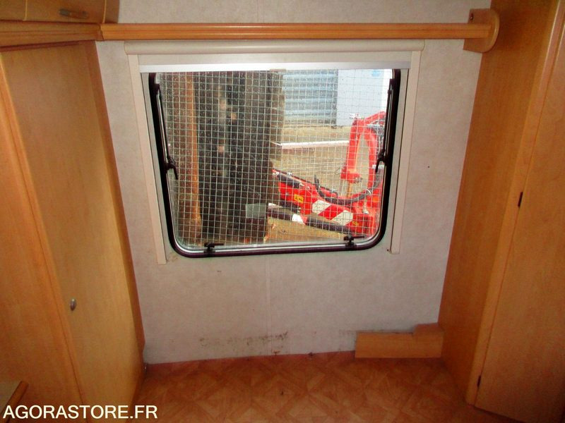 CARAVANE PRESTIGE double essieux - Ελαφρύ επαγγελματικό: φωτογραφία 5 CARAVANE PRESTIGE double essieux - Ελαφρύ επαγγελματικό: φωτογραφία 5