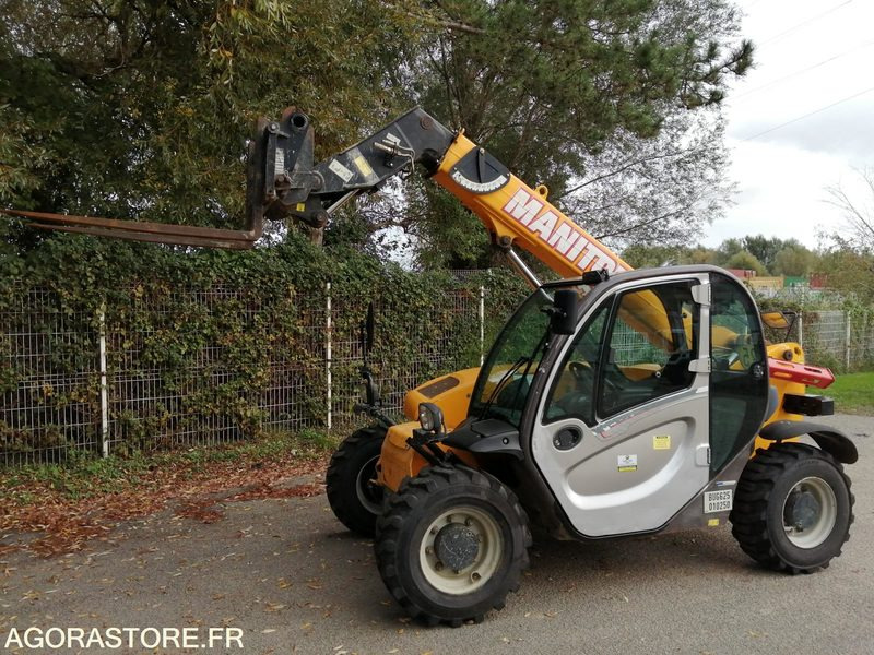 CHARIOT TELESCOPIQUE FIXE - MANITOU - 2.5 T - 2014 / 3910 HEURES - Τηλεσκοπικός φορτωτής: φωτογραφία 3 CHARIOT TELESCOPIQUE FIXE - MANITOU - 2.5 T - 2014 / 3910 HEURES - Τηλεσκοπικός φορτωτής: φωτογραφία 3