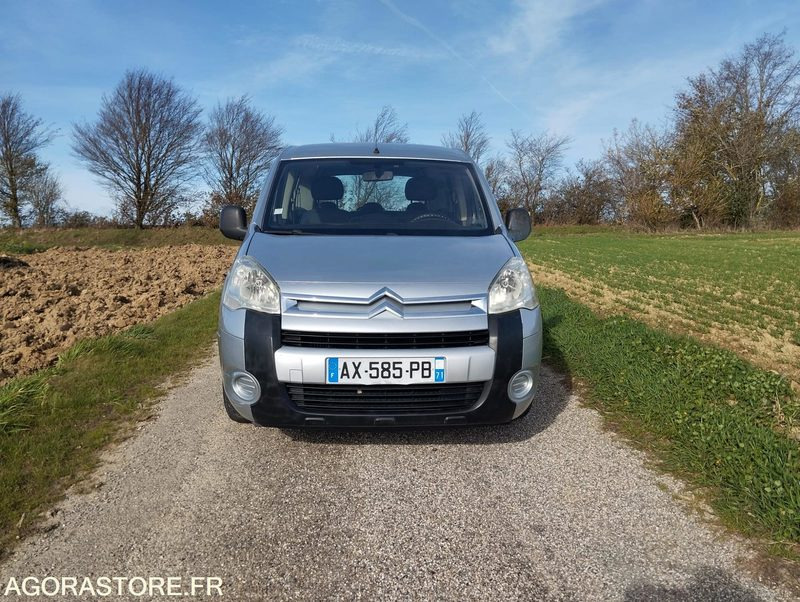 CITROEN BERLINGO COMBISPACE 1.6 HDI 110 DIESEL - 5 PLACES - ANNÉE 2009 - Αυτοκίνητο: φωτογραφία 3 CITROEN BERLINGO COMBISPACE 1.6 HDI 110 DIESEL - 5 PLACES - ANNÉE 2009 - Αυτοκίνητο: φωτογραφία 3