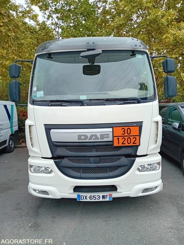 Camion citerne DAF LF310 - 2015 - 158 000km - SUV: φωτογραφία 1 Camion citerne DAF LF310 - 2015 - 158 000km - SUV: φωτογραφία 1