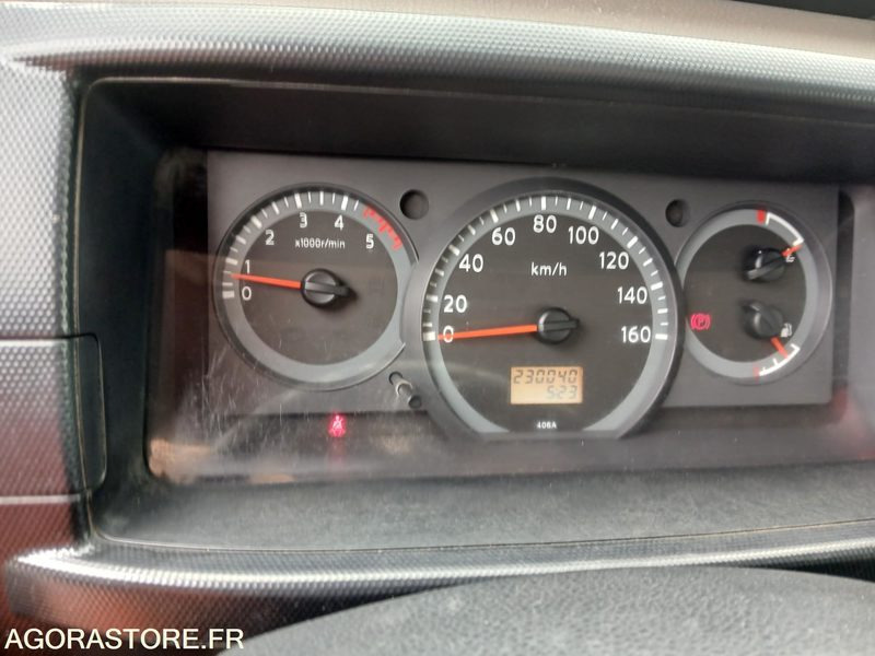 Camion plateau Nissan - 2008 - 230.040 km - Όχημα με ανατρεπομενη καροτσα: φωτογραφία 5 Camion plateau Nissan - 2008 - 230.040 km - Όχημα με ανατρεπομενη καροτσα: φωτογραφία 5