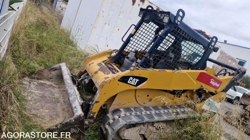 Chargeur compact CATERPILLAR 259B3 - YYZ00411 - 2011 - 3581h - Ερπυστριοφόρος μικρός φορτωτής: φωτογραφία 1 Chargeur compact CATERPILLAR 259B3 - YYZ00411 - 2011 - 3581h - Ερπυστριοφόρος μικρός φορτωτής: φωτογραφία 1