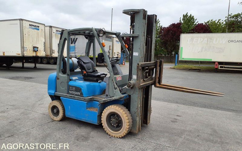 Chariot élévateur frontal GAZ Nissan 2827 heures Triplex UD02A25PQ - 3F550 - Υγραεριοκίνητο περονοφόρο: φωτογραφία 4 Chariot élévateur frontal GAZ Nissan 2827 heures Triplex UD02A25PQ - 3F550 - Υγραεριοκίνητο περονοφόρο: φωτογραφία 4