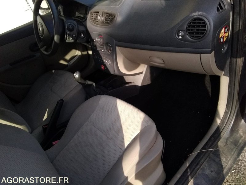 Clio 1.5 dci 1er main du 10.07.2007 131100kms type MRE5222EF558 - Αυτοκίνητο: φωτογραφία 5 Clio 1.5 dci 1er main du 10.07.2007 131100kms type MRE5222EF558 - Αυτοκίνητο: φωτογραφία 5