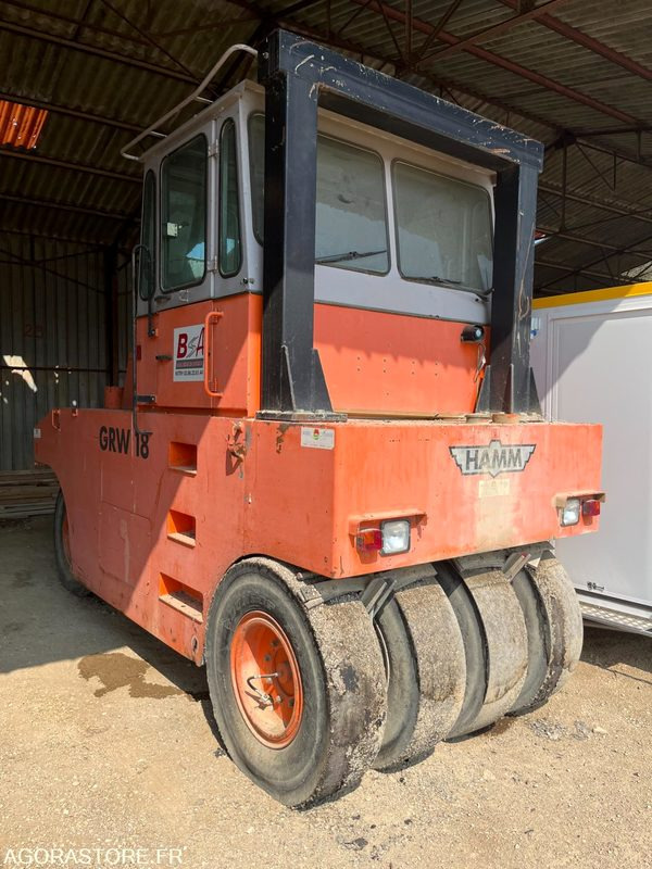 Compacteur à pneu type P3 HAMM - Οδοστρωτήρας: φωτογραφία 1 Compacteur à pneu type P3 HAMM - Οδοστρωτήρας: φωτογραφία 1