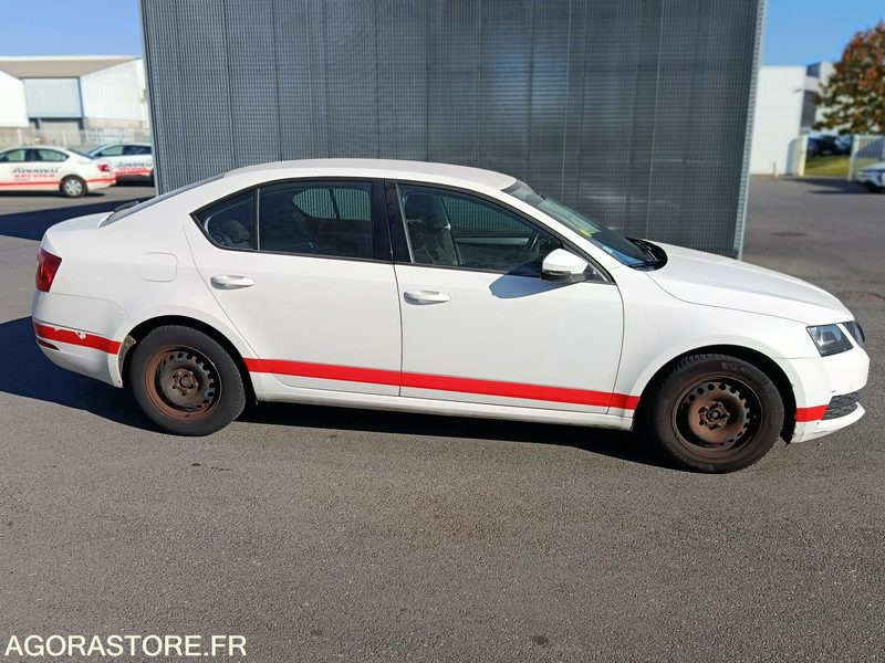 FB-734-ZZ - Non Roulant - SKODA OCTAVIA - VP - 285 055 Kms - Αυτοκίνητο: φωτογραφία 1 FB-734-ZZ - Non Roulant - SKODA OCTAVIA - VP - 285 055 Kms - Αυτοκίνητο: φωτογραφία 1