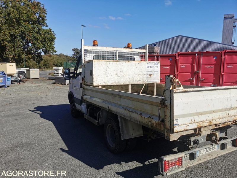 FOURGON BENNE - IVECO - DAILY 35C13 - 2011 / 264350 KM - BJ028EC - Όχημα με ανατρεπομενη καροτσα: φωτογραφία 4 FOURGON BENNE - IVECO - DAILY 35C13 - 2011 / 264350 KM - BJ028EC - Όχημα με ανατρεπομενη καροτσα: φωτογραφία 4