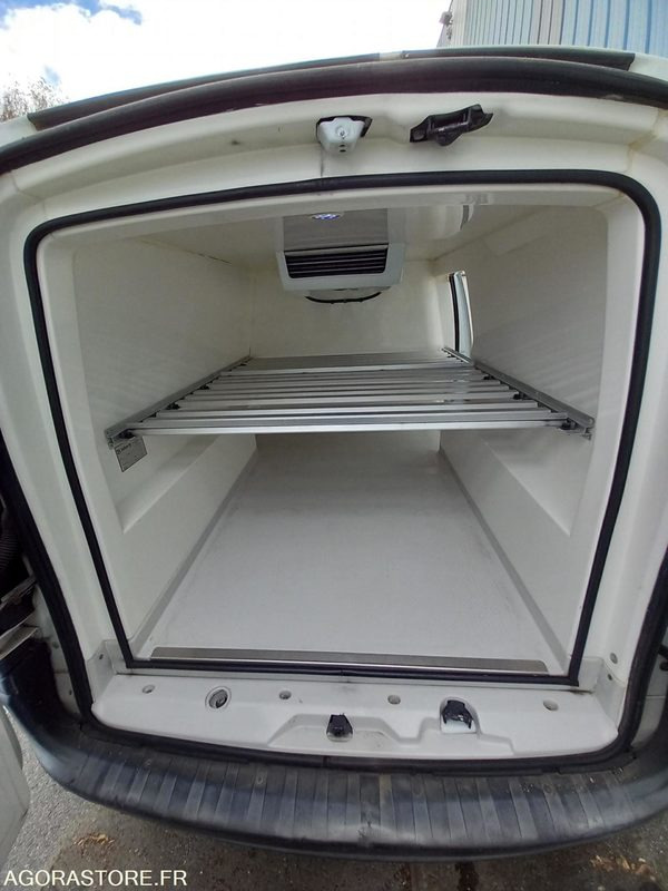 Fourgonnette frigorifique - RENAULT CN607VC - Μικρό βαν: φωτογραφία 5 Fourgonnette frigorifique - RENAULT CN607VC - Μικρό βαν: φωτογραφία 5