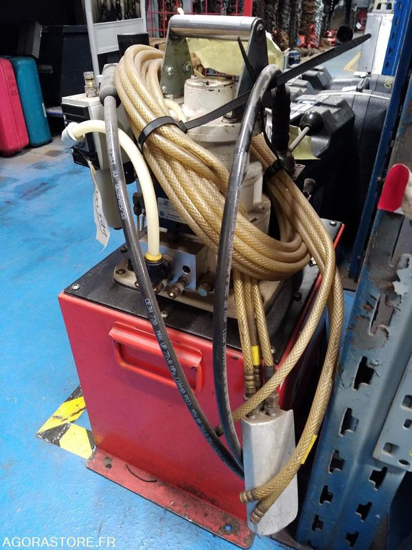 GROUPE HYDRAULIQUE POUR SERRAGE - Εργαλείο/ Εξοπλισμός: φωτογραφία 1 GROUPE HYDRAULIQUE POUR SERRAGE - Εργαλείο/ Εξοπλισμός: φωτογραφία 1