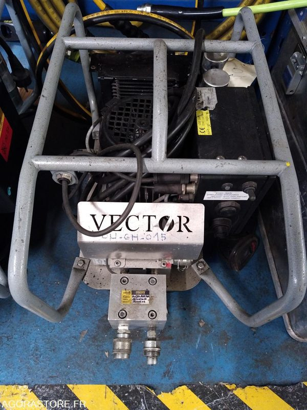 GROUPE HYDRAULIQUE POUR SERRAGE - Εργαλείο/ Εξοπλισμός: φωτογραφία 1 GROUPE HYDRAULIQUE POUR SERRAGE - Εργαλείο/ Εξοπλισμός: φωτογραφία 1