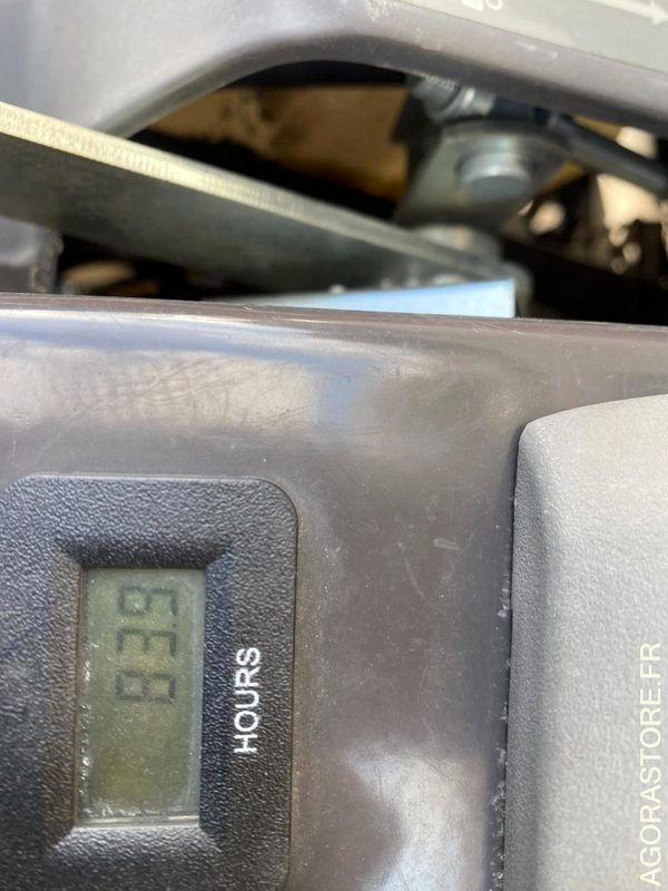 Husqvarna RC320TS 4x4 - Χλοοκοπτικό: φωτογραφία 5 Husqvarna RC320TS 4x4 - Χλοοκοπτικό: φωτογραφία 5