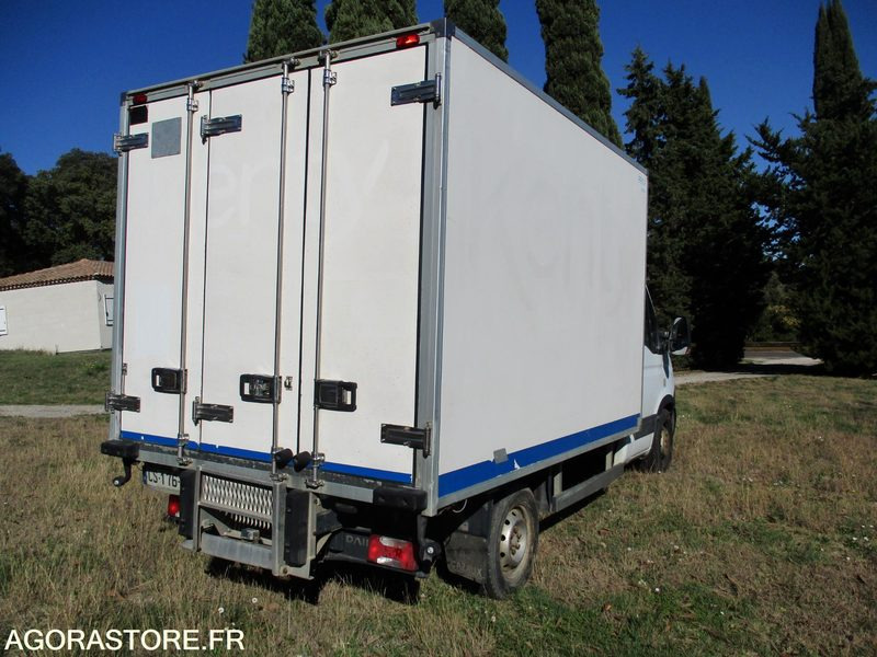 IVECO 35S13 de 2013 chassis cabine frigorifique idéal pour modifié en benne - Επαγγελματικό αυτοκίνητο ψυγείο: φωτογραφία 4 IVECO 35S13 de 2013 chassis cabine frigorifique idéal pour modifié en benne - Επαγγελματικό αυτοκίνητο ψυγείο: φωτογραφία 4