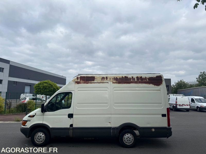 IVECO DAILY 35S12 - 67 000 KM - 2004 - Βαν: φωτογραφία 1 IVECO DAILY 35S12 - 67 000 KM - 2004 - Βαν: φωτογραφία 1